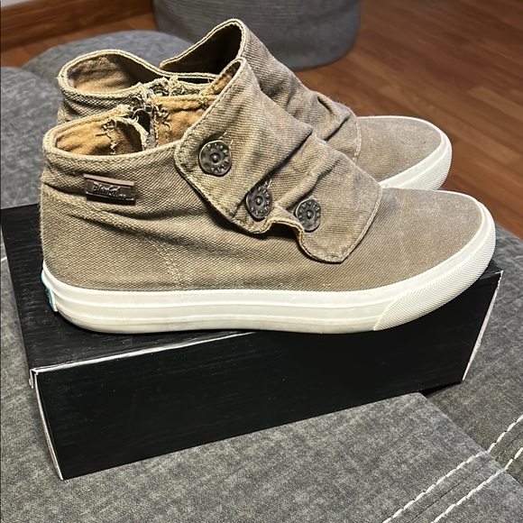 Blowfish High-Top Sneakers in Army Green - Picture 2 of 2